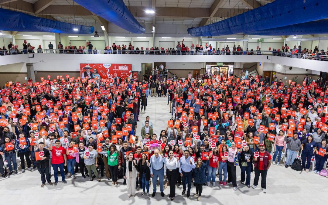Gobierno de la República beneficia a 1,300 universitarios de San Pedro Sula con Becas Solidarias